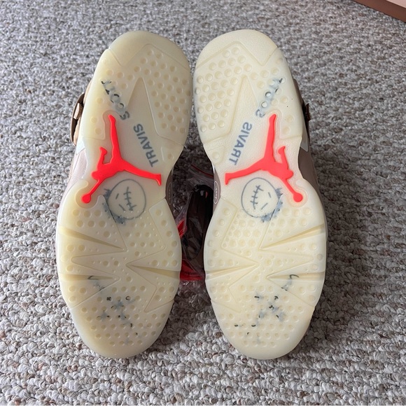 Jordan Retro 6 Travis Scott British Khaki - Picture 6 of 13